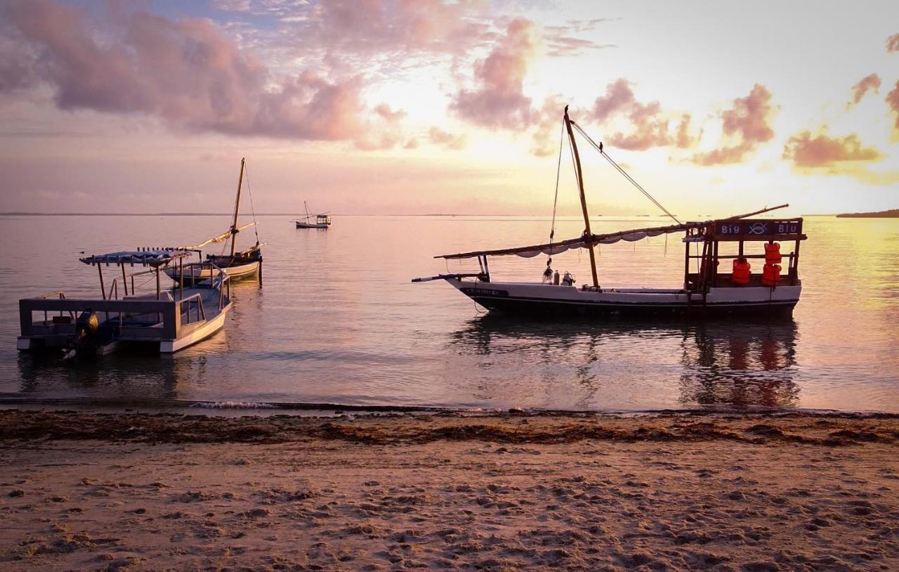 Отель Butiama Marine Camp Utende Экстерьер фото