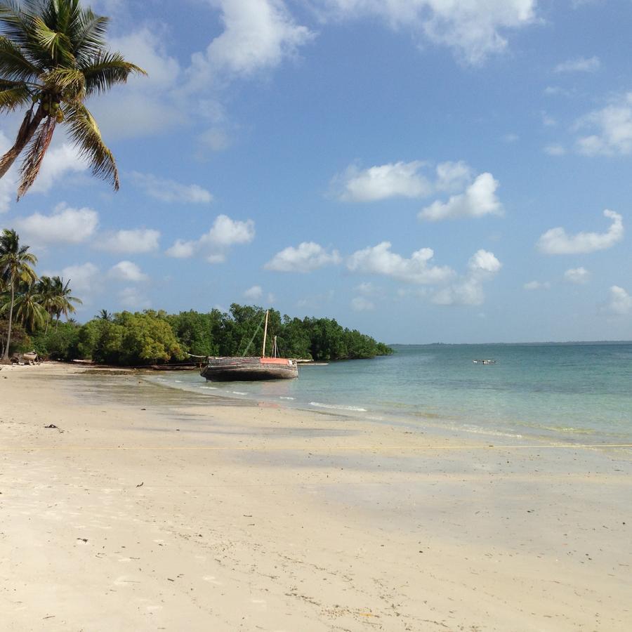 Отель Butiama Marine Camp Utende Экстерьер фото