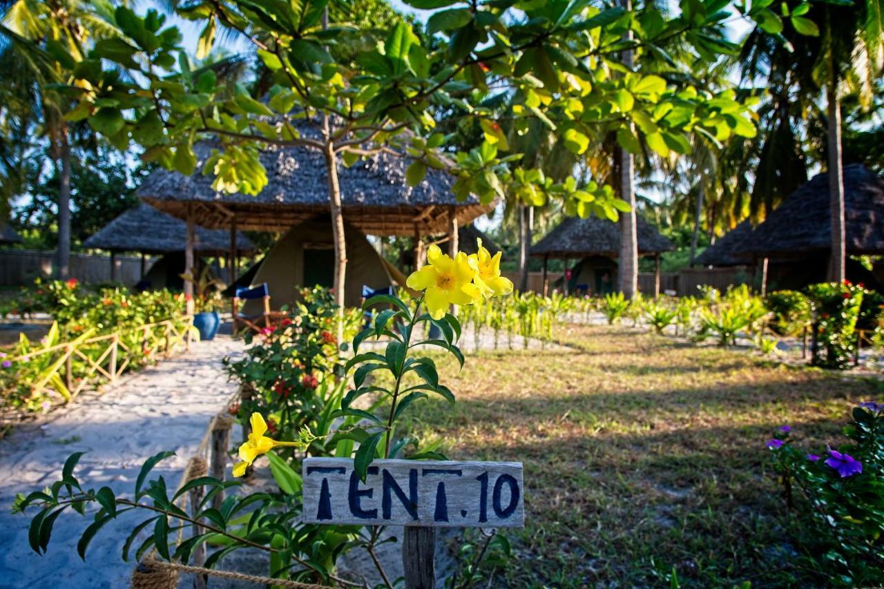 Отель Butiama Marine Camp Utende Экстерьер фото